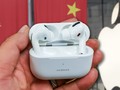 Tai nghe không dây cao cấp AirPods Pro của Apple được sản xuất bởi Luxshare, một công ty của Trung Quốc. Ảnh: Nikkei Asian Review