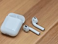 Apple AirPods. Ảnh: Forbes