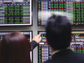 VN-Index ngập ngừng trước ngưỡng 1.300 điểm: Điều chỉnh là cơ hội?