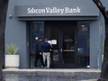 Silicon Valley Bank sụp đổ gây chấn động giới startup toàn cầu (Ảnh: Reuters)