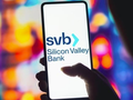 Fed: Hiệu ứng đám đông trên mạng xã hội góp phần kéo sập SVB