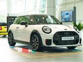 MINI John Cooper Works 2025 mới: Thuần chất xe đua và đắt đỏ