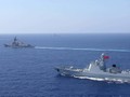 Tàu chiến Trung Quốc bám đuôi khi tàu chiến Mỹ thực thi hành động "tự do hàng hải" trên Biển Đông 