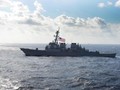 Tàu khu trục tên lửa USS Curtis Wilbur (DDG-54) - một trong hai tàu đi qua eo biển Đài Loan sáng 31/12 (Ảnh: Dongfang).