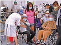 Đài Loan ưu tiên tiêm vaccine cho những người cao tuổi nhưng không thực hiện khám sàng lọc trước tiêm (Ảnh :Dakungpao)