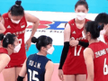 Liên đoàn Bóng chuyền Trung Quốc bị chỉ trích vì yêu cầu các nữ tuyển thủ mang khẩu trang chơi bóng (Ảnh: Sohu).