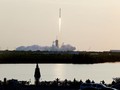 Một tên lửa SpaceX Falcon 9 mang theo 53 vệ tinh internet Starlink, phóng từ Trung tâm vũ trụ Kennedy ở Cape Canaveral, Florida, Mỹ ngày 18/5/2022. Reuters/Joe Skipper/File Photo