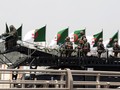 Quân đội Algeria diễn tập bắn đạn thật quy mô lớn. Ảnh The News Dept