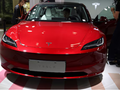 Mẫu xe Model 3 của Tesla được trưng bày tại Hội chợ Thương mại Dịch vụ Quốc tế Trung Quốc (CIFTIS) ở Bắc Kinh. Ảnh: Reuters.