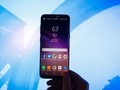 Galaxy S9 với nhiều cải tiến đáng giá có đủ khả năng để soán ngôi iPhone X. Nguồn: CNET