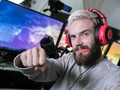 PewDiePie, tên thật là Felix Jjellberg đang là ngôi sao ăn khách hàng đầu YouTube. Ảnh: Medium