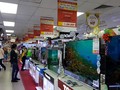 Cuối năm, gian hàng TV tại các hệ thống điện máy luôn tấp nập người mua.