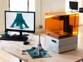 Máy in 3D với sản phẩm là tháp Eiffel. Ảnh: Maker Master