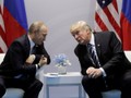 Tổng thống Mỹ Donald Trump gặp người đồng cấp Nga Vladimir Putin bên lề Hội nghị G20. (Nguồn: Business Insider)