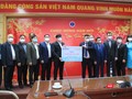 Bộ trưởng Bộ Y tế Nguyễn Thanh Long đã tiếp nhận 21 tỷ đồng do các đơn vị hỗ trợ cho ngành Y tế mua vaccine phòng chống COVID-19
