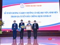 Lãnh đạo Trường Đại học Y Hà Nội đón nhận Bằng khen của Thủ tướng Chính phủ vì có thành tích xuất sắc trong phòng, chống dịch COVID-19