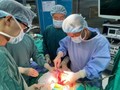 Bác sĩ Bệnh viện Bạch Mai cứu sống cô gái có khối u thận “khủng”
