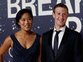CEO của Facebook Mark Zuckerberg và vợ - bà Priscilla Chan. (Ảnh: Reuters)