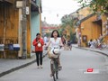 Du khách tham quan phố cổ Hội An