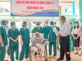 Sáng 27/3, Giám đốc Bệnh viện Phổi Đà Nẵng trao chứng nhận khỏi bệnh cho bệnh nhân mắc COVID-19 thứ 1536