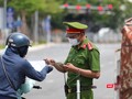 Lực lượng công an Đà Nẵng kiểm soát người dân ra đường theo quy định của UBND TP