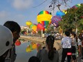 Du khách tham dự ngày hội Khinh khí cầu ở Hội An