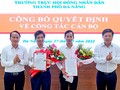 Ông Nguyễn Xuân Tiến (thứ 2 từ phải sang) tại buổi công bố quyết định bổ nhiệm (ảnh HDND TP)