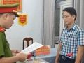 Công an bắt đối tượng đưa hối lộ cho Tổng Giám đốc Công ty CP Công trình công cộng Hội An. (ảnh CĐ)