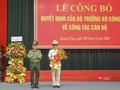 Thiếu tướng Nguyễn Đức Dũng - Giám đốc Công an tỉnh Quảng Nam - trao quyết định bổ nhiệm Phó Giám đốc Công an tỉnh Quảng Nam cho Thượng tá Võ Thị Trinh.