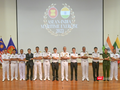 Đại diện hải quân các quốc gia thành viên của ASEAN và Ấn Độ chụp ảnh lưu niệm nhân sự kiện diễn tập Hàng hải ASEAN-Ấn Độ (AIME) 2023 (ảnh ĐSQ)