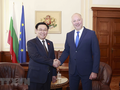 Chủ tịch Quốc hội Vương Đình Huệ và Chủ tịch Quốc hội Cộng hòa Bulgaria Rosen Zhelyazkov (Ảnh Doãn Tấn TTXVN/Vietnam+)