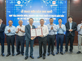 Sở TT&TT TP Đà Nẵng và Viện CNTT - Đại học Quốc gia Hà Nội trao Biên bản ghi nhớ hợp tác chuyên môn, nghiên cứu phát triển vi mạch bán dẫn và trí tuệ nhân tạo tại TP Đà Nẵng.