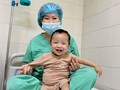 Bé V.Q.H. (15 tháng tuổi) mạnh khoẻ sau ca ghép gan.