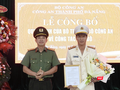 Thượng tá Trần Minh Nguyên (bìa phải), Phó Giám đốc Công an tỉnh Kon Tum nhận quyết định làm Phó Giám đốc Công an TP Đà Nẵng.