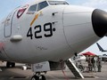 Một máy bay trinh sát săn ngầm P-8 Poseidon của Hải quân Mỹ tại Triển lãm hàng không Singapore ngày 11.2.2014. Mỹ và Singapore ngày 8.12.2015 đã ký Hiệp định hợp tác quốc phòng song phương, trong đó có việc bố trí máy bay P-8 Poseidon để bay trinh sát Biể