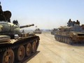 Xe tăng quân đội Syria trên chiến trường Hama