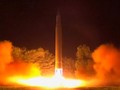 Cận cảnh một vụ phóng tên lửa đạn đạo ICBM Bắc Triều Tiên - ảnh minh họa The Washington Post