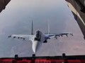 Cảnh chiếc Su-30SM xuất hiện trước khoang hàng hóa của IL - 76, ảnh video 
