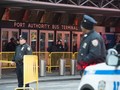 Cảnh sát Mỹ trên đường phố gần trạm xe buýt Port Authority - ảnh CNN