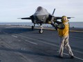 F-35 trên tàu đổ bộ trực thăng USS Essex Mỹ. Ảnh Milytary.com