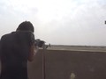 Các chiến binh SDF tiến công trên chiến trường thung lũng Euphrates, Deir Ezzor. Ảnh minh họa video YPG Press Office