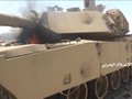 Một chiếc tăng Abrams của Ả rập Xê út bị Houthis thiêu hủy. Ảnh mạng xã hội Yemen Observer.