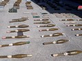 Quân đội Syria thu giữ vũ khí trang bị, do thánh chiến chôn giấu trên địa phận tỉnh Quneitra. Ảnh SANA