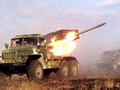 Pháo phản lực Grad dân quân Donbass phóng đạn. Ảnh RusVesna.