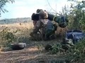 Xạ thủ chống tăng Ukraine sử dụng tên lửa Javelin. Ảnh Military Ukraine