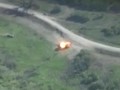 Pháo binh Ukraine phá hủy xe thiết giáp quân đội Nga. Ảnh video trang mil.in.ua