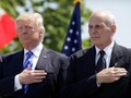 Tổng thống Mỹ Donald Trump và Chánh văn phòng Nhà Trắng John Kelly. Ảnh: Zaobao.