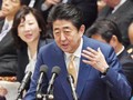 Thủ tướng Nhật Bản Shinzo Abe coi trọng tăng cường sức mạnh quốc phòng. Ảnh: The Japan Times.