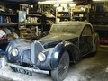 Bugatti Type 57S đời 1937 số 57502 nằm trong nhà để xe. Hình ảnh chưa từng được công bố trước đây. Ảnh:Bonhams.