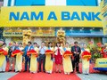 Ban Lãnh đạo cùng các Khách mời cắt băng khai trương trụ sở mới Nam A Bank Giảng Võ.